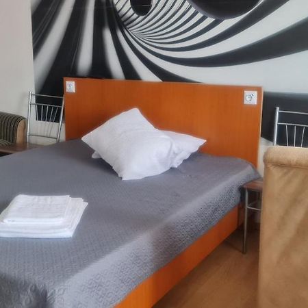 Garsoniera Horezu Apartment Екстериор снимка
