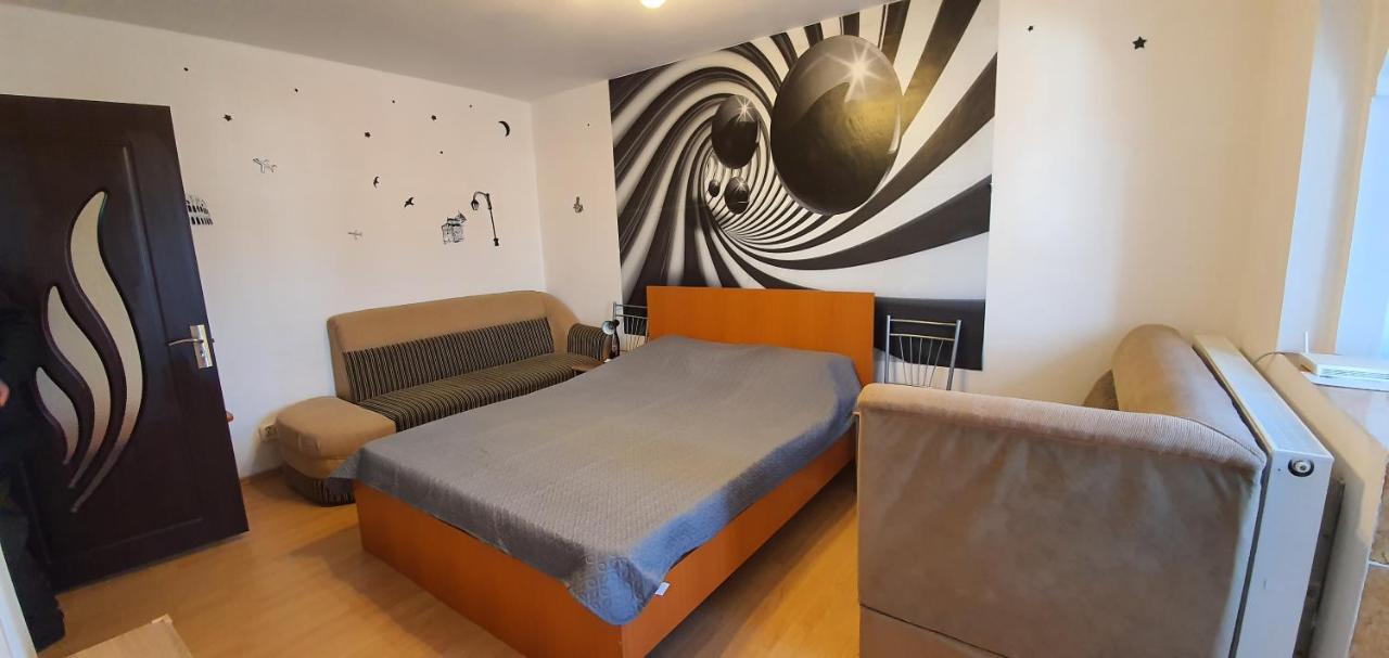 Garsoniera Horezu Apartment Екстериор снимка