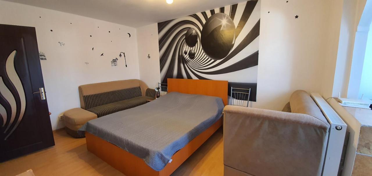 Garsoniera Horezu Apartment Екстериор снимка